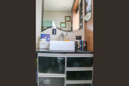 Apartamento à venda com 110m², 4 quartos e 2 vagas Apartamento à venda com 110m², 4 quartos e 2 vagasBanheiro Social