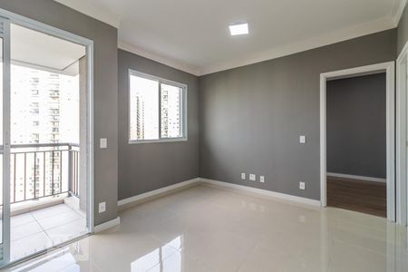 Sala de apartamento para alugar com 1 quarto, 40m² em Jardim Tupanci, Barueri