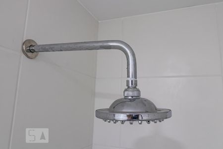 Detalhe do Banheiro de apartamento para alugar com 1 quarto, 40m² em Jardim Tupanci, Barueri