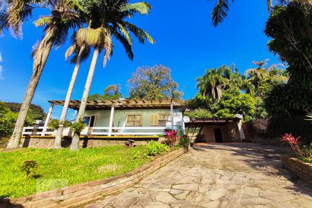 Casa à venda com 100m², 3 quartos e 1 vaga Casa à venda com 100m², 3 quartos e 1 vagaFachada