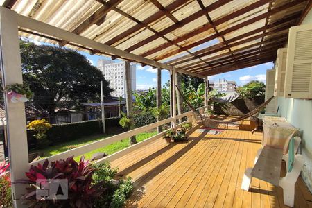 Casa à venda com 100m², 3 quartos e 1 vaga Casa à venda com 100m², 3 quartos e 1 vagaDeck