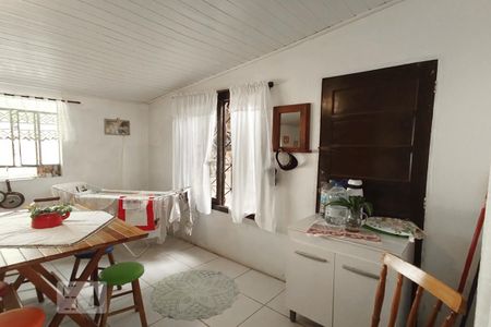 Casa à venda com 100m², 3 quartos e 1 vaga Casa à venda com 100m², 3 quartos e 1 vagaCozinha e copa