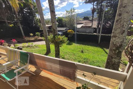 Casa à venda com 100m², 3 quartos e 1 vaga Casa à venda com 100m², 3 quartos e 1 vagaVista deck