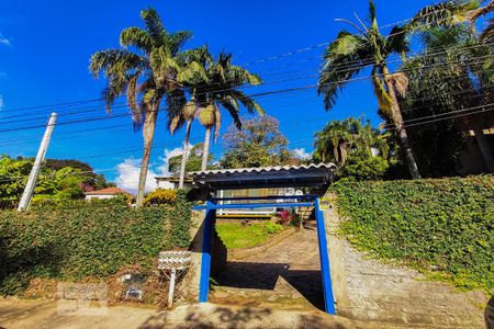 Casa à venda com 100m², 3 quartos e 1 vaga Casa à venda com 100m², 3 quartos e 1 vagaFachada