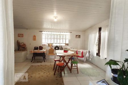 Casa à venda com 100m², 3 quartos e 1 vaga Casa à venda com 100m², 3 quartos e 1 vagaCozinha e copa