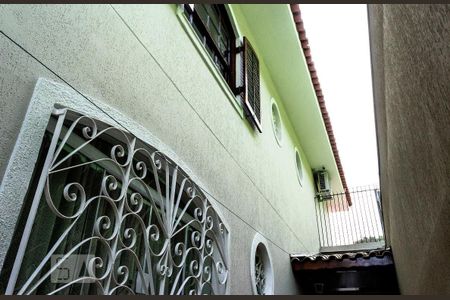 Casa à venda com 125m², 3 quartos e 2 vagas Casa à venda com 125m², 3 quartos e 2 vagasÁrea Externa