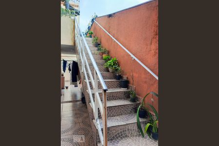 Casa à venda com 206m², 4 quartos e 2 vagasEscada