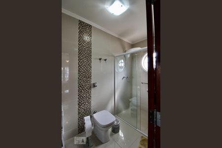 Casa à venda com 900m², 5 quartos e 3 vagasBanheiro da Suíte 4