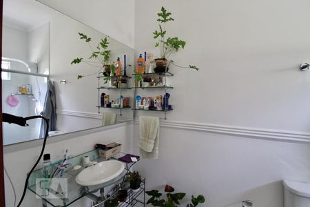 Casa à venda com 900m², 5 quartos e 3 vagasBanheiro da Suíte 1