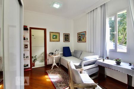 Casa à venda com 900m², 5 quartos e 3 vagasSuíte 1