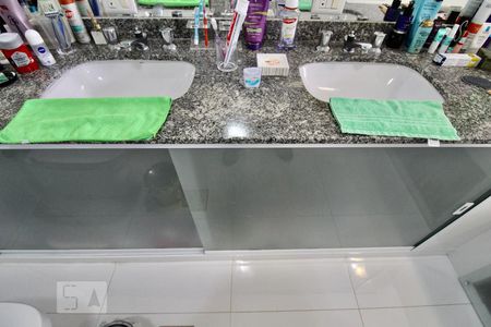 Casa à venda com 900m², 5 quartos e 3 vagasBanheiro da Suíte 5