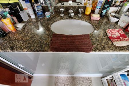 Casa à venda com 900m², 5 quartos e 3 vagasBanheiro da Suíte 4