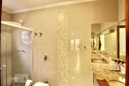 Casa à venda com 900m², 5 quartos e 3 vagasBanheiro da Suíte 2