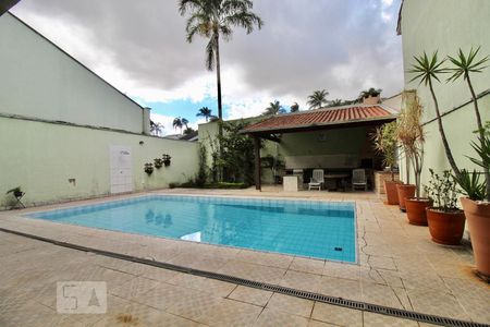 Casa à venda com 900m², 5 quartos e 3 vagasPiscina