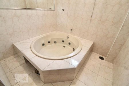 Casa à venda com 900m², 5 quartos e 3 vagasBanheiro - Salão de Festa