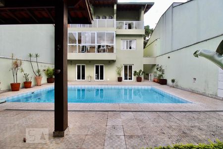 Casa à venda com 900m², 5 quartos e 3 vagasPiscina