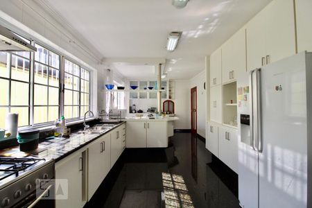 Casa à venda com 900m², 5 quartos e 3 vagasCozinha