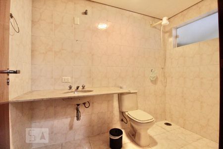 Casa à venda com 900m², 5 quartos e 3 vagasBanheiro - Academia