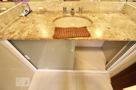 Casa à venda com 900m², 5 quartos e 3 vagasBanheiro da Suíte 2