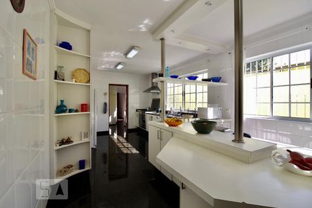 Casa à venda com 900m², 5 quartos e 3 vagasCozinha