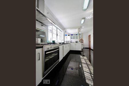 Casa à venda com 900m², 5 quartos e 3 vagasCozinha