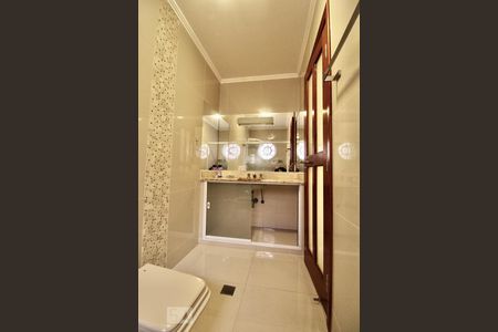 Casa à venda com 900m², 5 quartos e 3 vagasBanheiro da Suíte 2