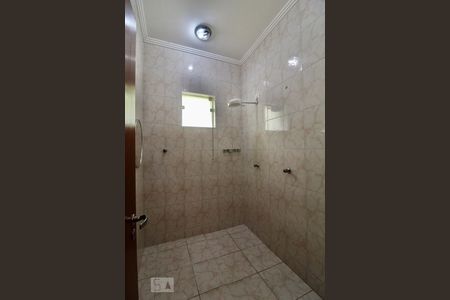 Casa à venda com 900m², 5 quartos e 3 vagasBanheiro - Salão de Festa