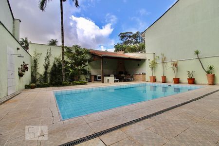 Casa à venda com 900m², 5 quartos e 3 vagasPiscina