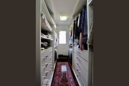 Casa à venda com 900m², 5 quartos e 3 vagasSuíte 5 - Closet