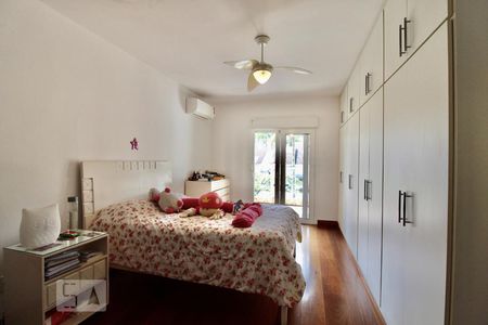 Casa à venda com 900m², 5 quartos e 3 vagasSuíte 4