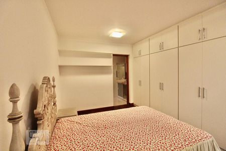 Casa à venda com 900m², 5 quartos e 3 vagasSuíte 2