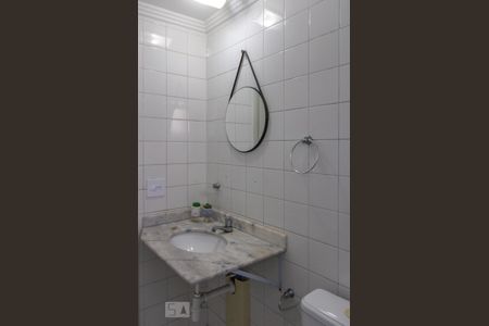 Banheiro de apartamento para alugar com 2 quartos, 50m² em Parque Novo Mundo, São Paulo