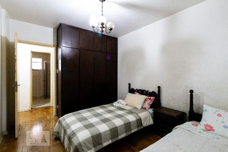 Apartamento para alugar com 130m², 3 quartos e 1 vaga Apartamento para alugar com 130m², 3 quartos e 1 vagaQuarto