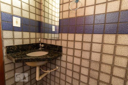 Lavabo de apartamento para alugar com 3 quartos, 184m² em Martins, Uberlândia