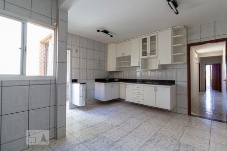 Apartamento para alugar com 184m², 3 quartos e 1 vagaCozinha