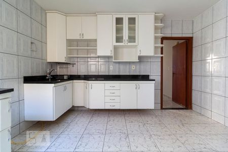 Apartamento para alugar com 184m², 3 quartos e 1 vagaCozinha