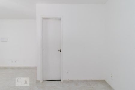 Quarto de kitnet/studio à venda com 1 quarto, 27m² em Jardim Nélia, São Paulo