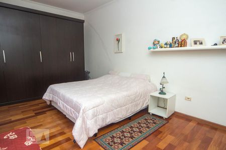 Casa à venda com 493m², 5 quartos e 5 vagas Casa à venda com 493m², 5 quartos e 5 vagasQuarto 2