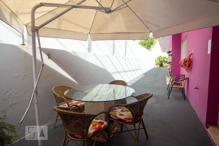 Casa à venda com 493m², 5 quartos e 5 vagas Casa à venda com 493m², 5 quartos e 5 vagasÁrea Externa