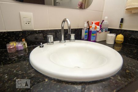 Casa à venda com 493m², 5 quartos e 5 vagas Casa à venda com 493m², 5 quartos e 5 vagasBanheiro