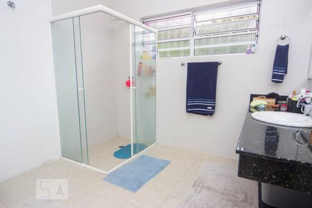 Casa à venda com 493m², 5 quartos e 5 vagas Casa à venda com 493m², 5 quartos e 5 vagasBanheiro