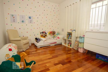 Casa à venda com 493m², 5 quartos e 5 vagas Casa à venda com 493m², 5 quartos e 5 vagasQuarto 3 suíte