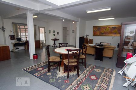 Casa à venda com 493m², 5 quartos e 5 vagas Casa à venda com 493m², 5 quartos e 5 vagasEscritório