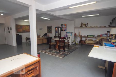 Casa à venda com 493m², 5 quartos e 5 vagas Casa à venda com 493m², 5 quartos e 5 vagasEscritório