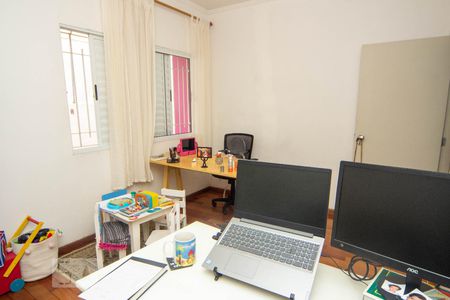 Casa à venda com 493m², 5 quartos e 5 vagas Casa à venda com 493m², 5 quartos e 5 vagasQuarto 4