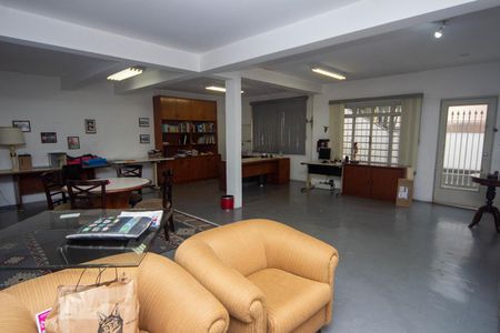 Casa à venda com 493m², 5 quartos e 5 vagas Casa à venda com 493m², 5 quartos e 5 vagasEscritório