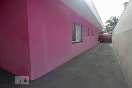 Casa à venda com 493m², 5 quartos e 5 vagas Casa à venda com 493m², 5 quartos e 5 vagasÁrea Externa