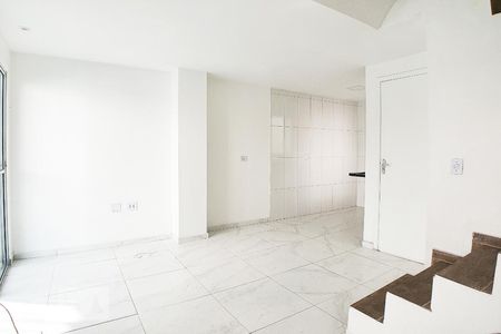 Sala de casa de condomínio à venda com 2 quartos, 113m² em Itaquera, São Paulo