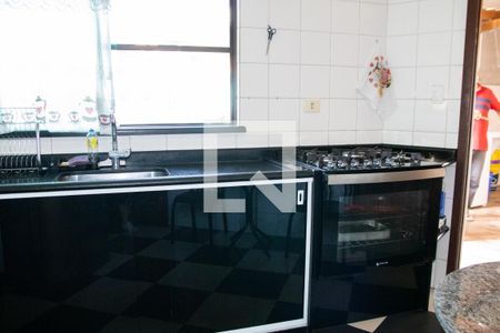 Casa à venda com 145m², 3 quartos e 6 vagas Casa à venda com 145m², 3 quartos e 6 vagasCozinha