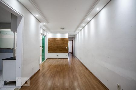 Sala de apartamento para alugar com 2 quartos, 76m² em Vila Humaitá, Santo André